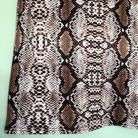 Nasty Gal Riley Snake Low Voop Neck Tee T Shirt Top Python Animal Print Brown - Picture 7 of 13